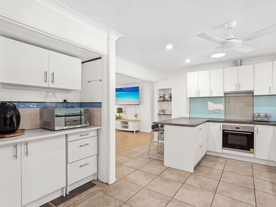 2 De Lore Crescent, Tuncurry