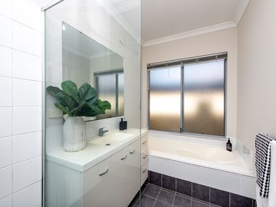 34B Eastdene Circle, Nollamara