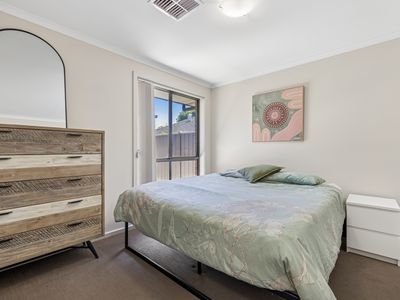 8 / 15 Windsong Court, Morphett Vale