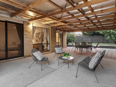 8 Little Acre Cl, Langwarrin