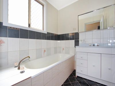 5 Ardagh Avenue, Kalgoorlie