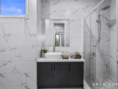 3 Pienza Road, Fraser Rise