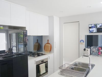 8/3 Leeder Street, Glendalough