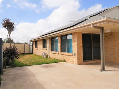 7 / 16 Queen, Kingaroy