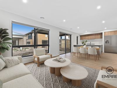 14 Labrador St, Clyde North