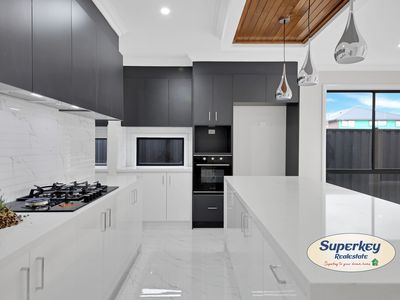 8 Tolhurst Street, Tarneit