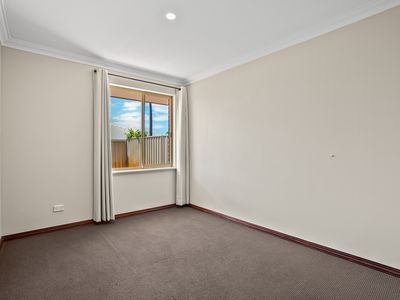 16 Frigate Close, Waikiki