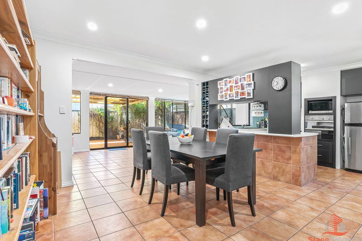 1 / 2 Colkirk Way, Willetton