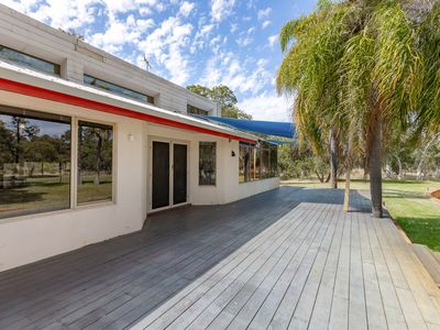 91 Mustang Road, Champion Lakes