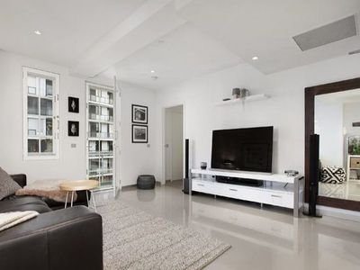 304 / 9 Commercial Road, Melbourne