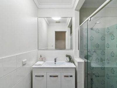 2/215 Royal Street, Yokine