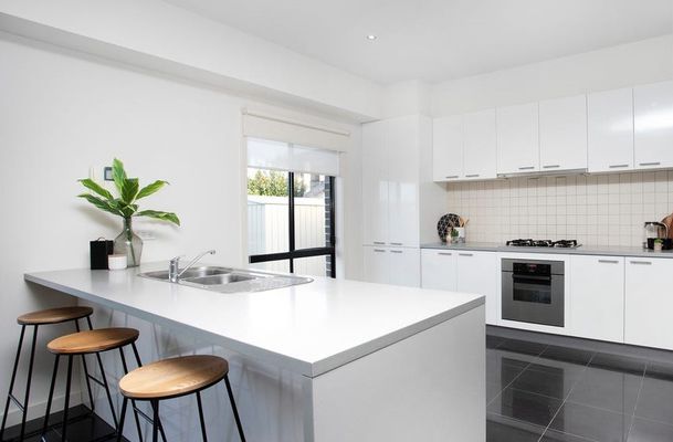 2 / 8 Gretna Court, Greenvale