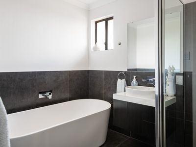 10 Tiru Close, Karlkurla