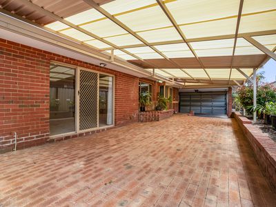 16 Frigate Close, Waikiki