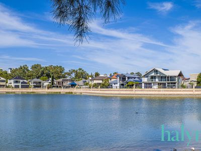 6 Hinkler Loop, Maylands