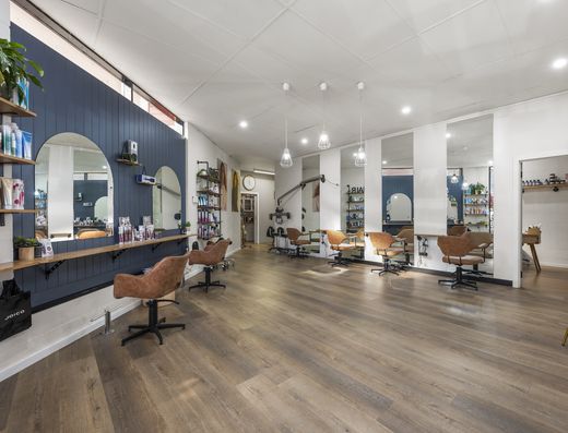 Prime Commercial Opportunity in the Heart of Mansfield