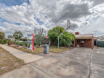 82 Lyrebird Way, Thornlie