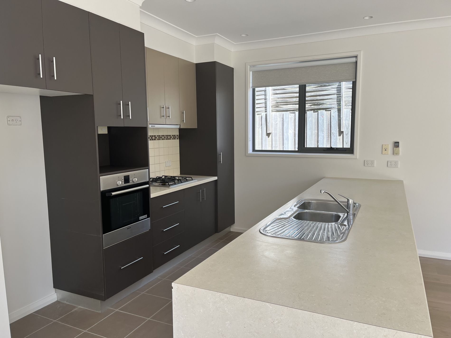 2 / 3 McNabb Avenue, Geelong West