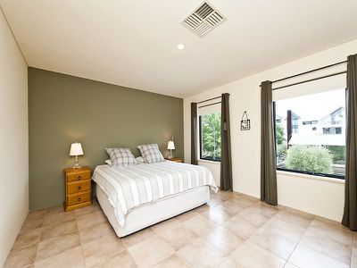 42 Mere View Way, Subiaco