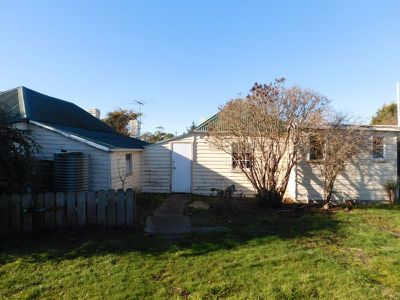 15 Meander Valley Rd, Carrick