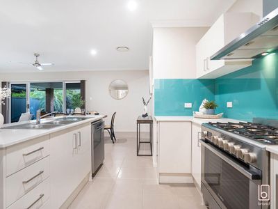 30 Minorca Circuit, Hamlyn Terrace