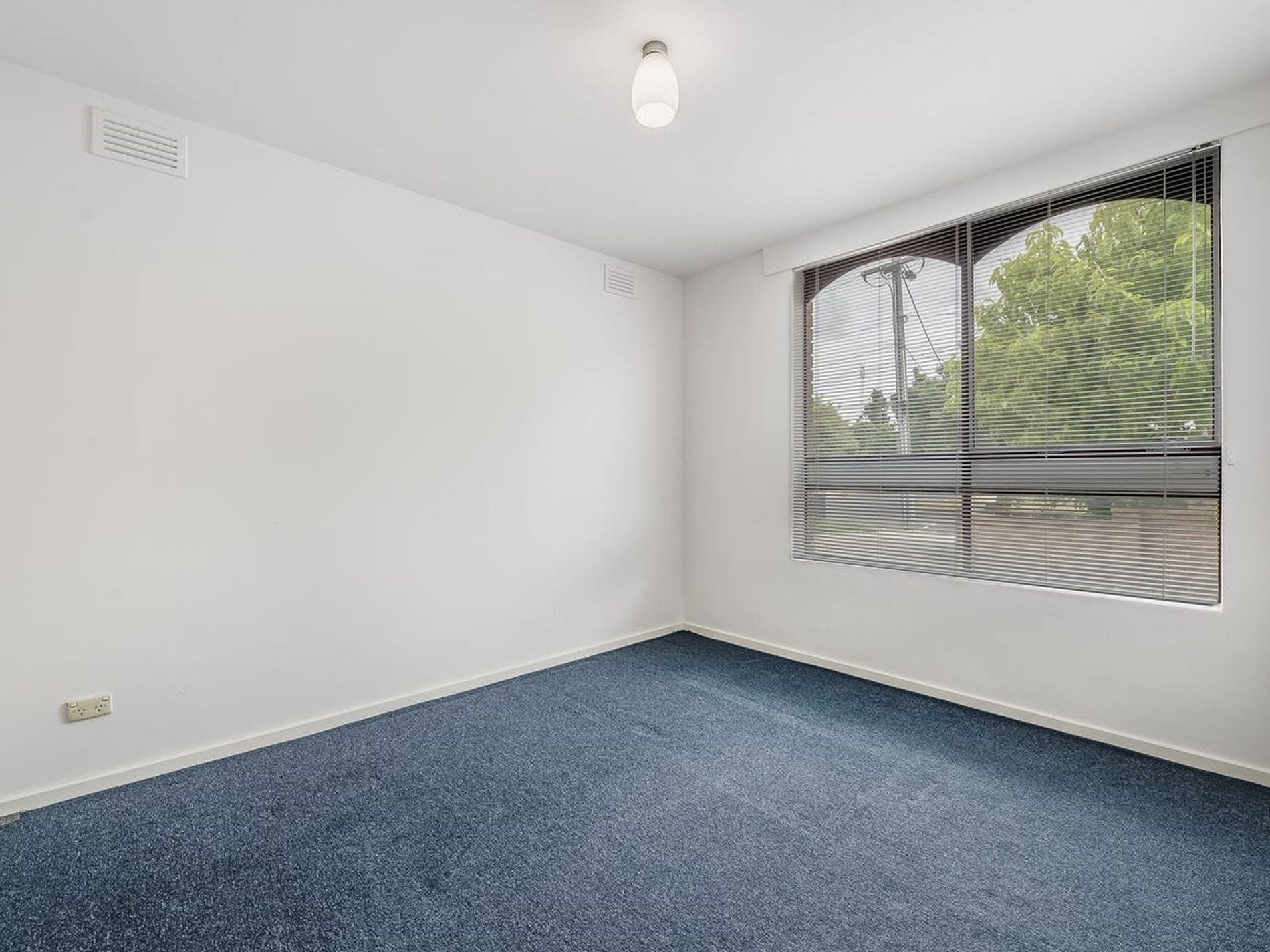 1 / 55 Cowper Street, Footscray