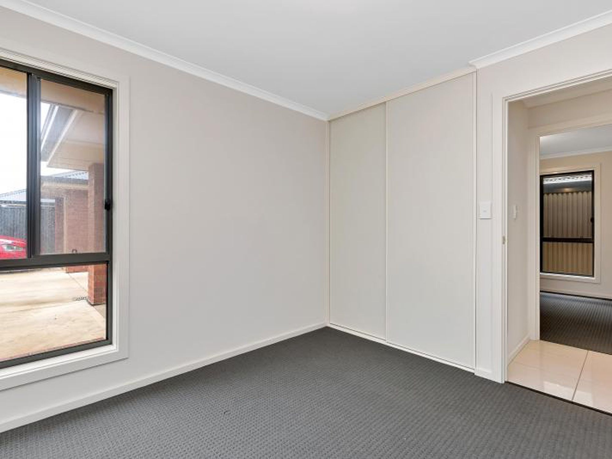 2 / 54 Trimmer Parade, Woodville West