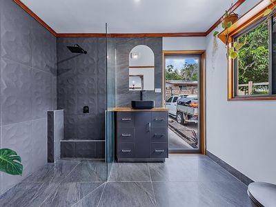 1 Usher Road, Mount Julian