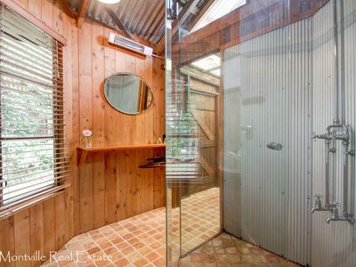 394 Western Avenue, Montville