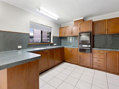 10 Shiral Drive, Beaconsfield