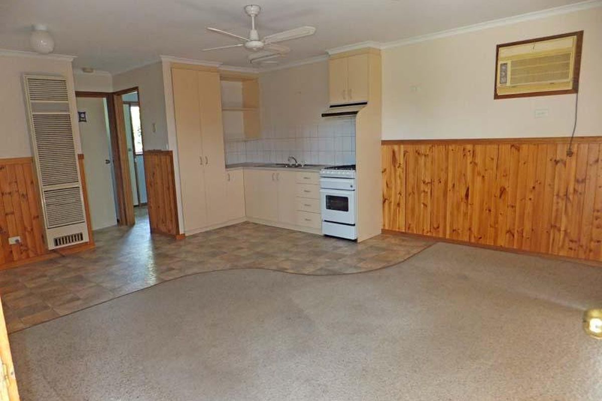 2 / 1 Corella Crescent, Kyabram