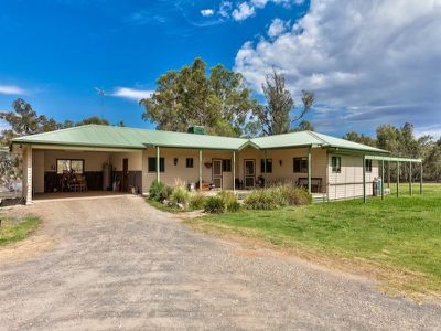 406 Buckingham Road, Rutherglen