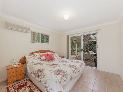 6 McDougall Close, Silkstone