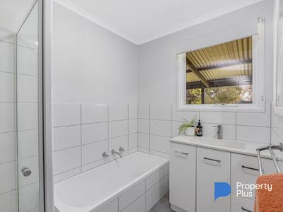 16 Rennie Street, Huntly