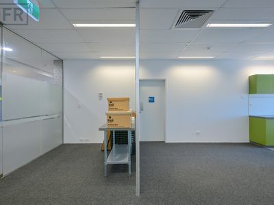 12W/817 Beeliar Drive, Cockburn Central