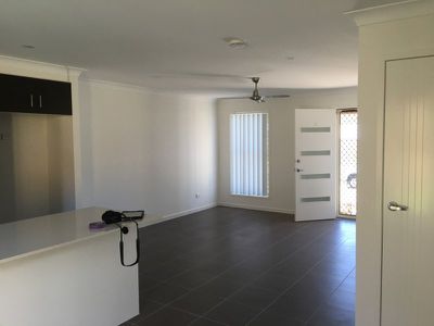 2 / 38 Gullwing Street, Upper Coomera