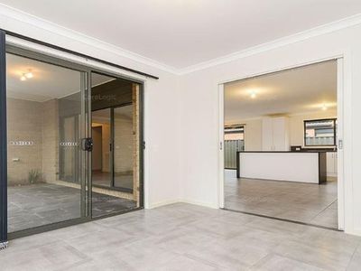 47 Balcombe Drive, Manor Lakes