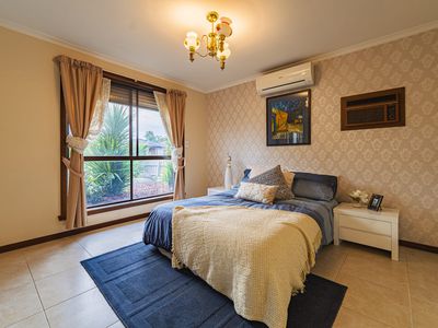 6 ALLARD COURT, Keilor Downs