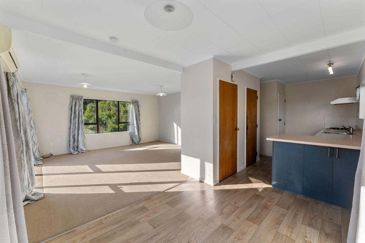 Central, sunny, serene and close to the beach!