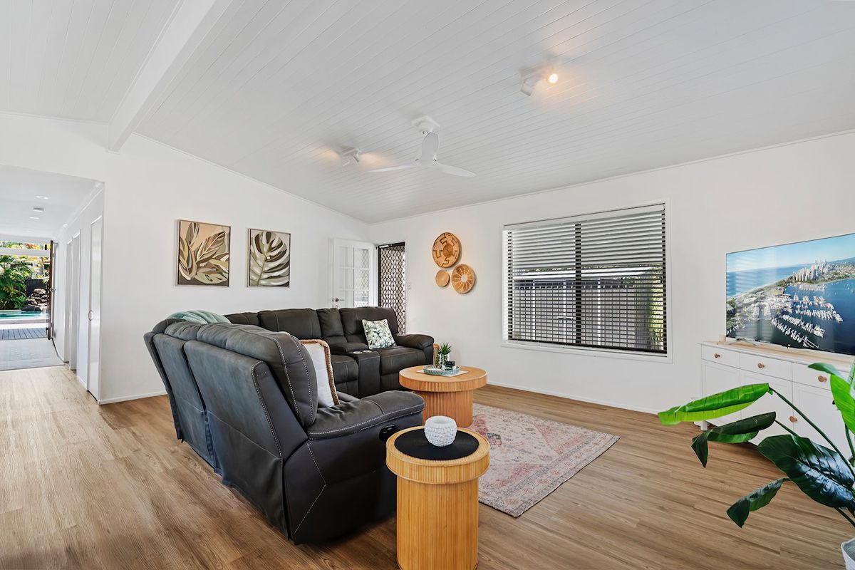 13 McNab Ave, Tewantin