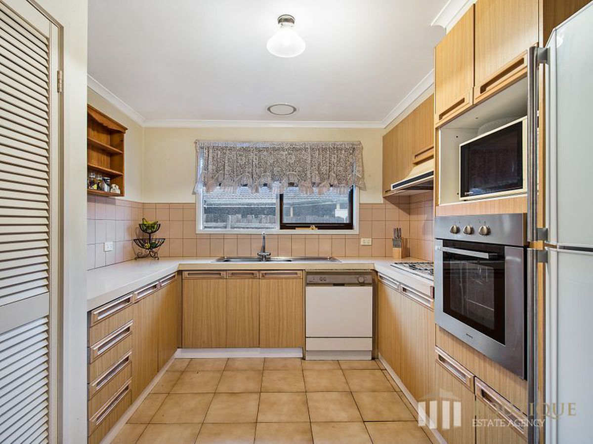 64 Bellbrook Drive, Dandenong North