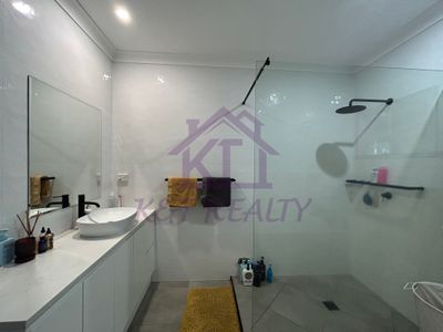 21 Simpson Street, Columbia