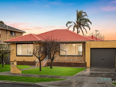 24A Maple Crescent, St Albans
