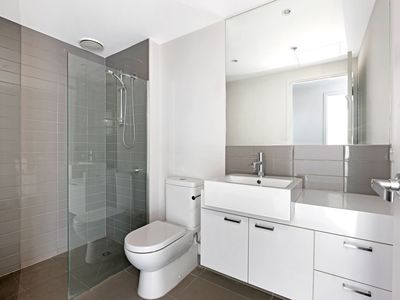 305 / 175 kangaroo Road , Hughesdale