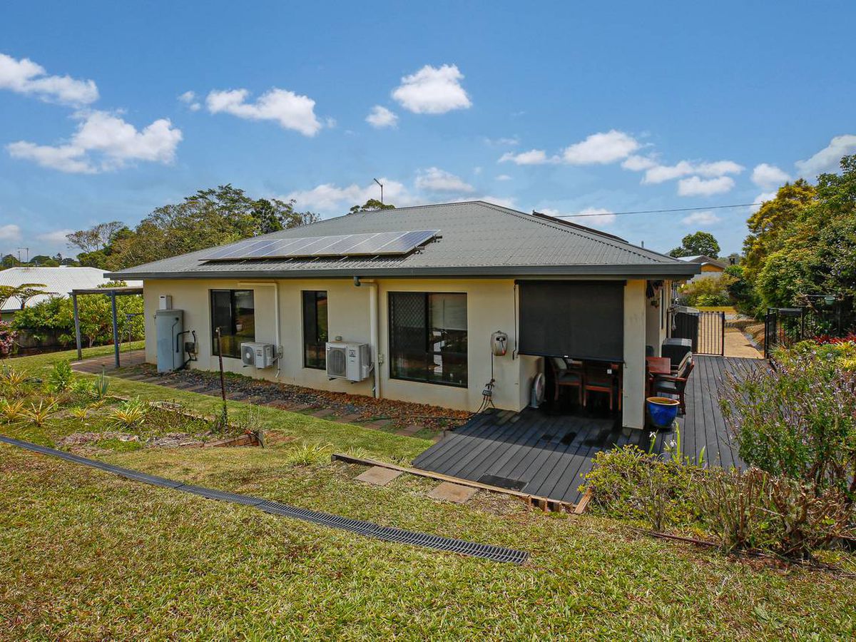 18 Barrine Road, Yungaburra