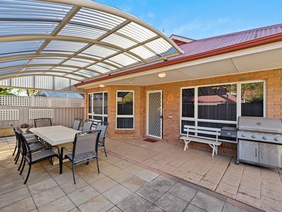 16 Amber Woods Drive, Glenside