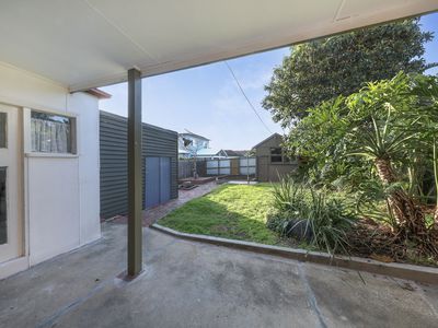 18 Roxburgh Street, Ascot Vale