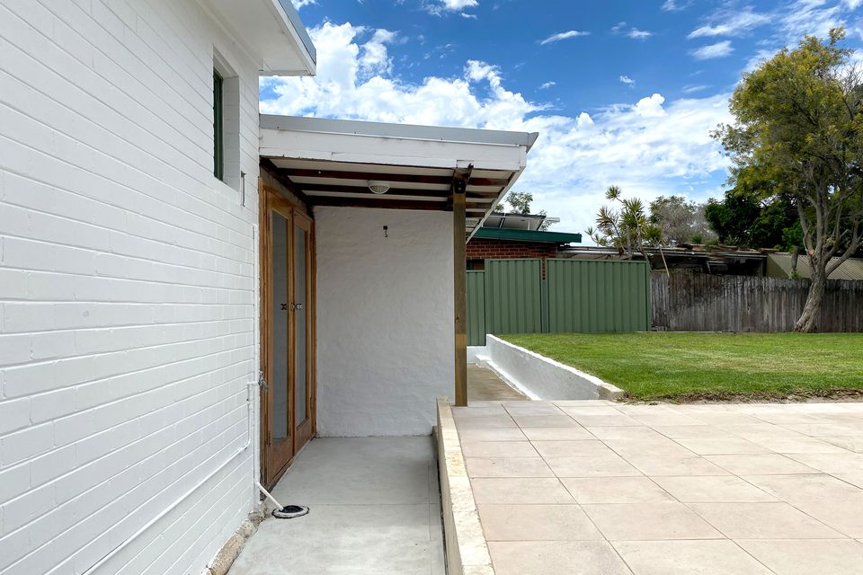 84 Safety Bay Rd, Shoalwater