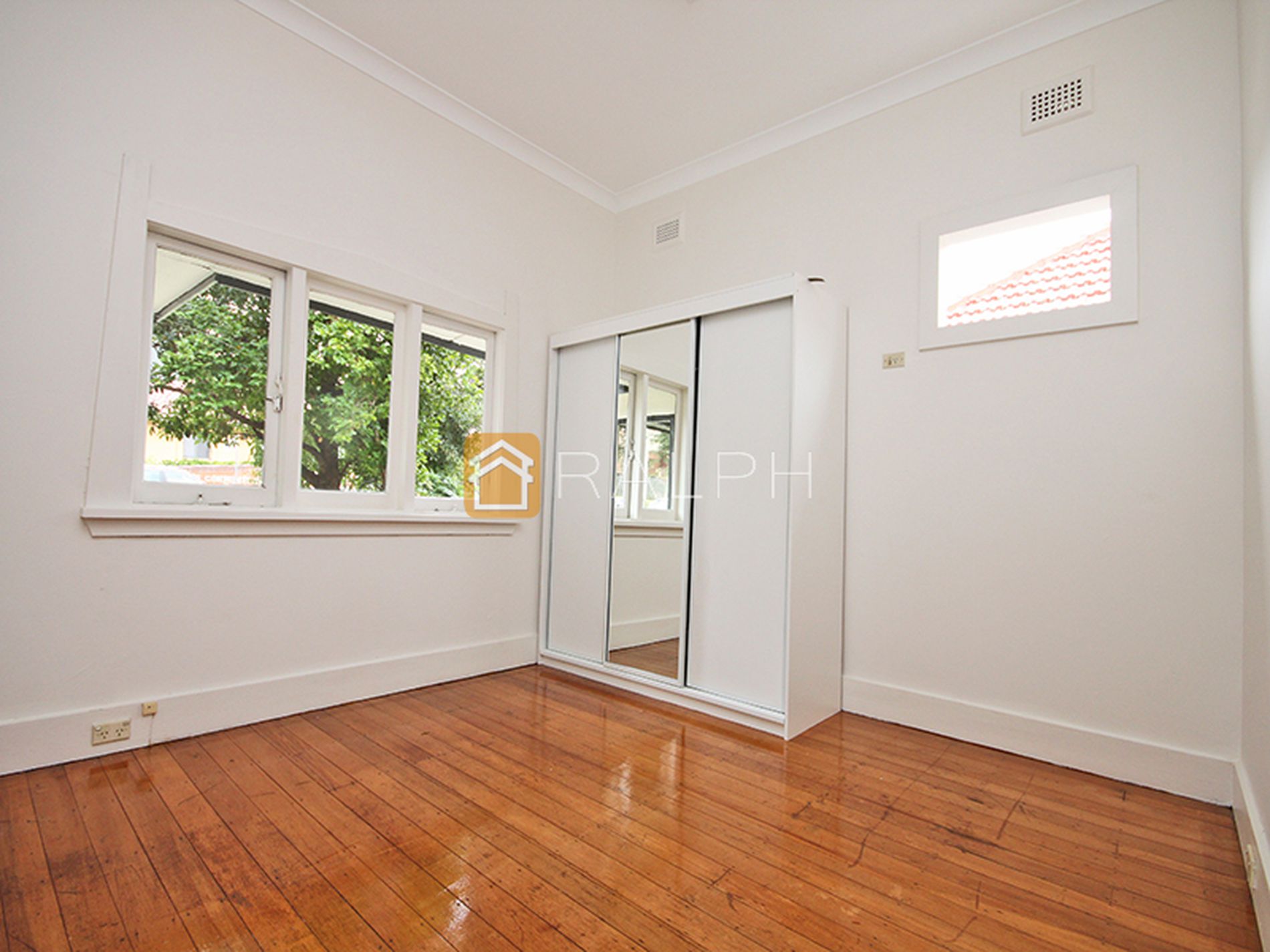 52 Fourth Avenue, Eastwood