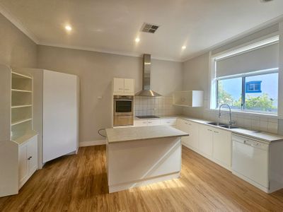 2 Carthew Street, Beachport